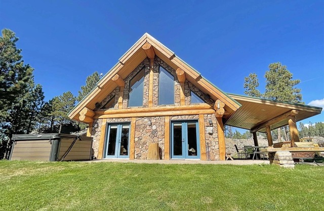 Granite Ridge Cabin | 3 Bed, 2 Bath