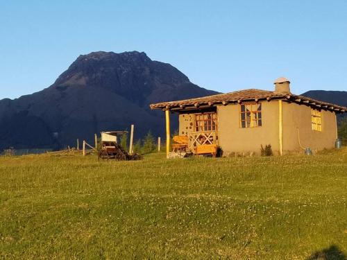 granja Taita Iza descanso en medio de 2 volcanes