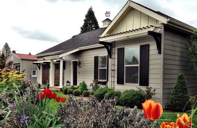 Grant Street - A Carlton Wine Country Home