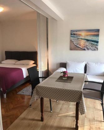 Grapevine Studio Apartment