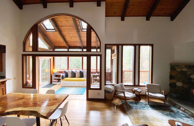 Grass Valley Treehouse Retreat near the Yuba River