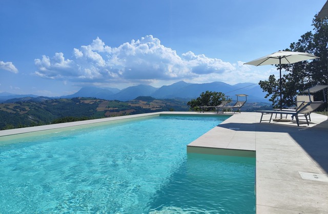 GrazieSole Farmhouse whole house exclusively, facing the Sibillini Mountains