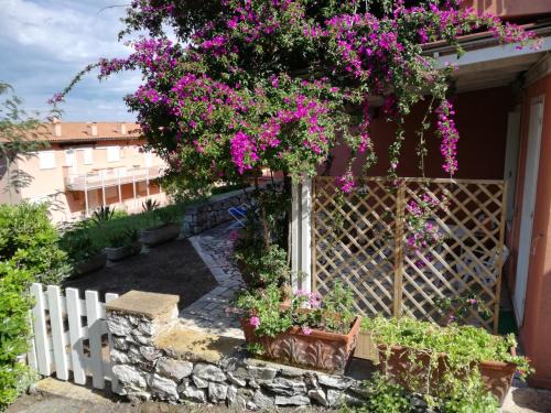 Grazioso appartamento con piccolo giardino