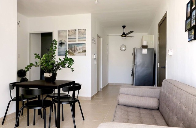 Great 2-bedrooms Apt. near the airport and Beach !