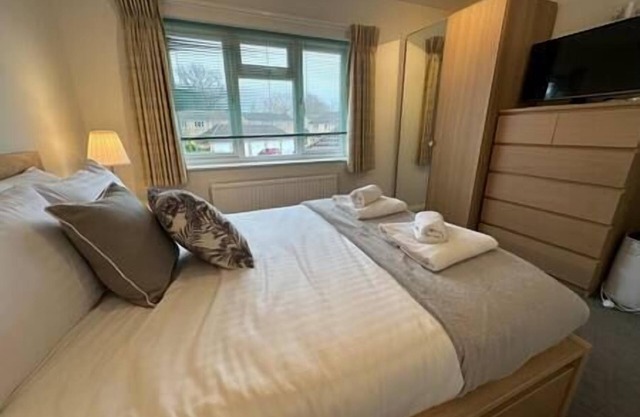 Great 2 Bedroom Flat - Free WI-FI