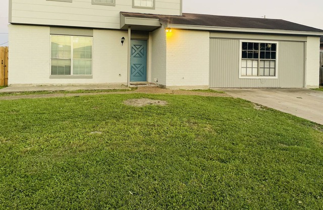 Great 2 story home for a getaway. Harlingen Tx