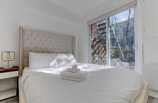 Great 3BR in Montreal's Gay Village, Perfect for Families and Friends Exploring the City