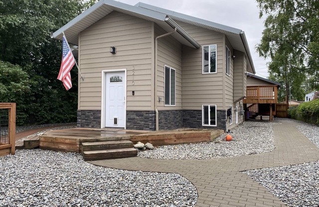 Great Anchorage Mid-Town Location