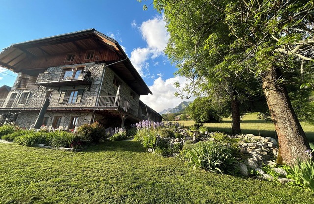 Recientemente renovado francés antiguo Stone Farmhouse