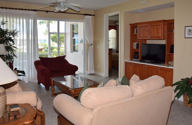 Great beachfront location - 3 Bedrooms/Ground Floor
