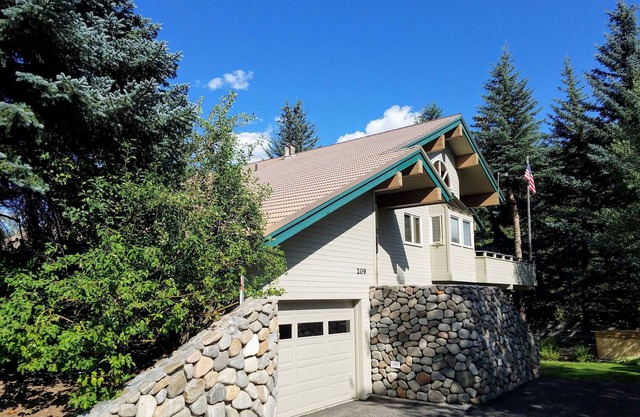 Hermoso y crujiente otoño en SUN VALLEY !! ¡Tarifas especiales para la temporada de hombro!