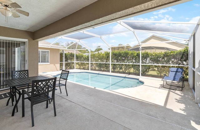 Great Community, amazing private pool, near Disney!