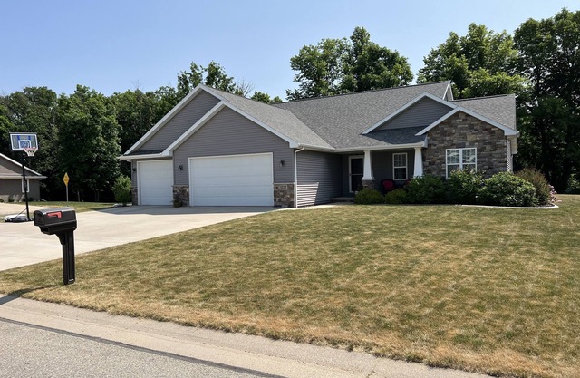 Great EAA option! 20 minutes from Oshkosh.