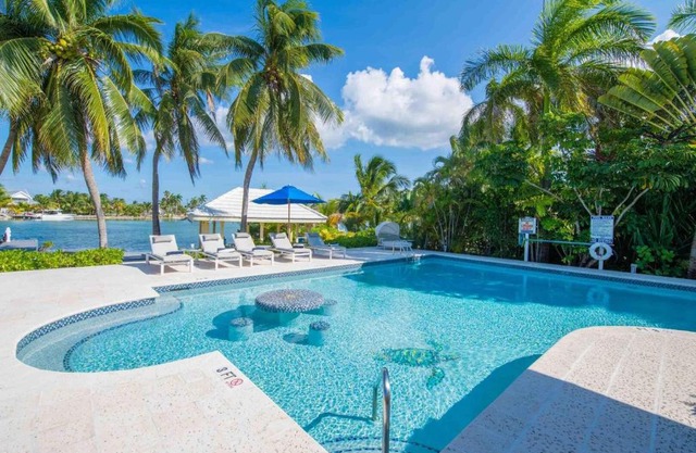 Great Escape-4BR by Grand Cayman Villas & Condos