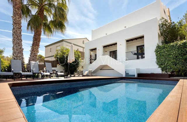 Great familiar house for 12 people in Olivella , 12 mn from Sitges, Barcelona