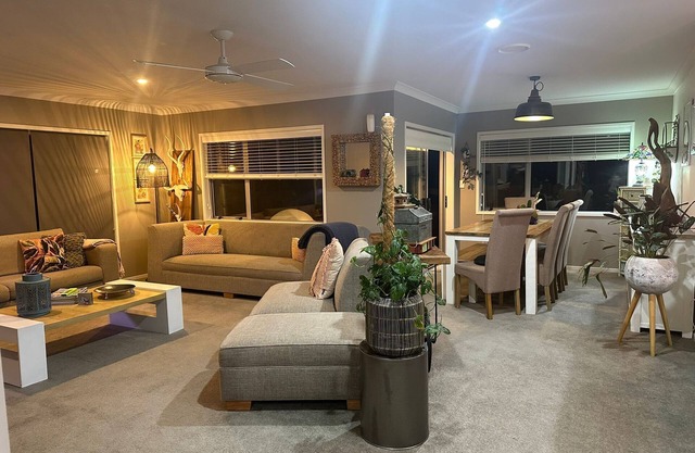 Great Family Home - Centrally Located to Key Attractions!