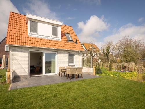 Great Farmhouse in De Cocksdorp with Garden