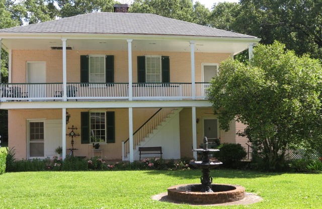 ¡Ideal para una escapada familiar o de novias! 10 minutos del centro de Natchez