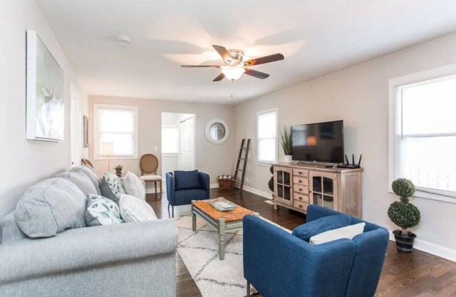 Great For Families DT Libertyville near Naval Base