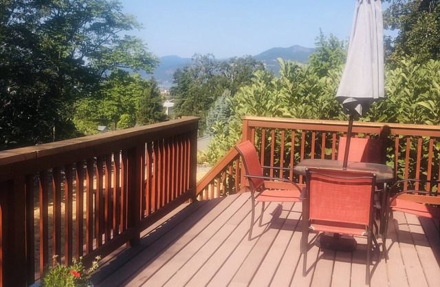 Great Gorge Getaway - Gran terraza y patio - Vistas al río - $ 869 / semana