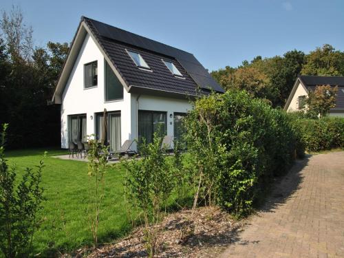 Great holiday home energy neutral on Texel with sauna and sun shower