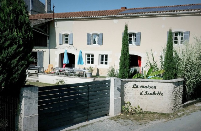 GRAN CHARENTAISE CASA EN LA PAZ, PISCINA, 35 MIN DEL MAR