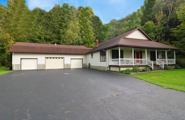 Great house for rent in Wells Bay!