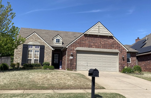Great house in a great neighborhood!