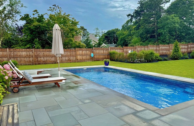 Great Katama home with pool -- SEPT./OCT. WEEKS AVAILABLE! No fee for pool heat!