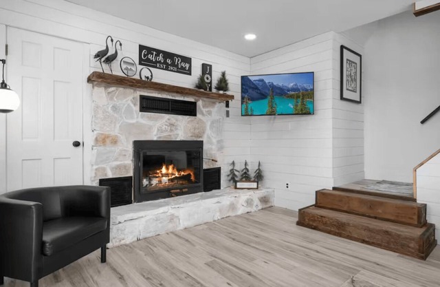 Great Lake Michigan Cottage on 1.5 acres. Room to play