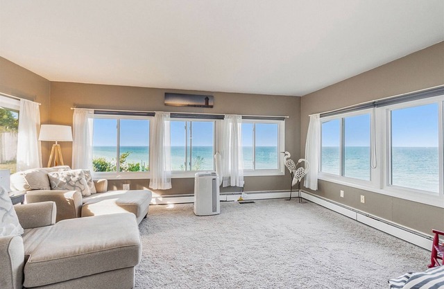 Great Lakes Escape | Surreal Lakeview Getaway | Private Beach Access | Hot Tub