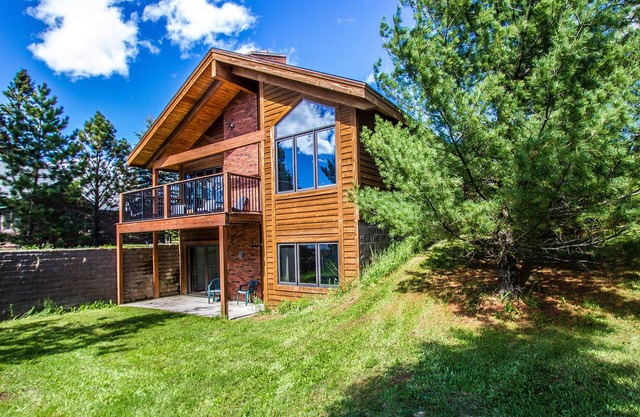 Casa grande y moderna a orillas del lago Devil Track - perfecta para la familia