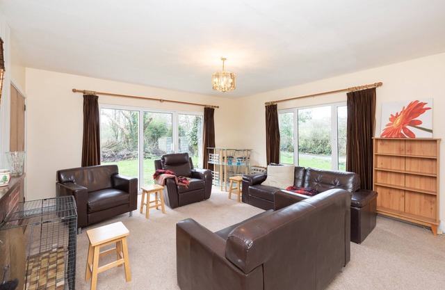 Great living and activity space, easy walks country lanes.