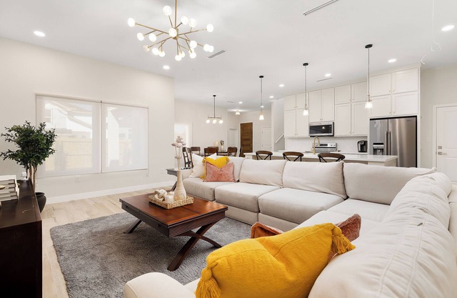 GREAT LOCATION Beautiful 2-bedroom house in Mission