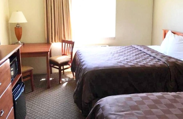 Great Location, Comfortable Stay in Kellogg! 3 Pet-friendly Units, Free Parking!