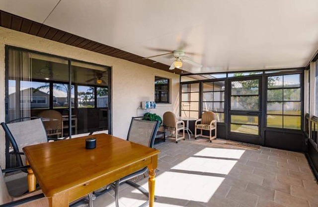 Great Location huge screened lanai