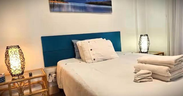 Great Location -Mural, Barn and Corridor -1 Bed 1Bath Apartments!