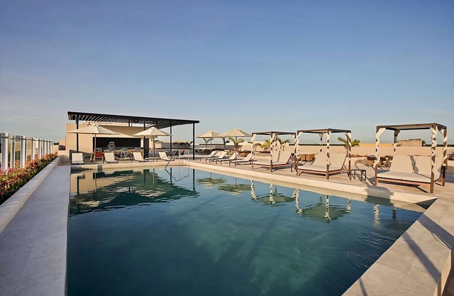 Great Location Near Riviera Maya! Free Parking & Breakfast, Pets Allowed, Pool!