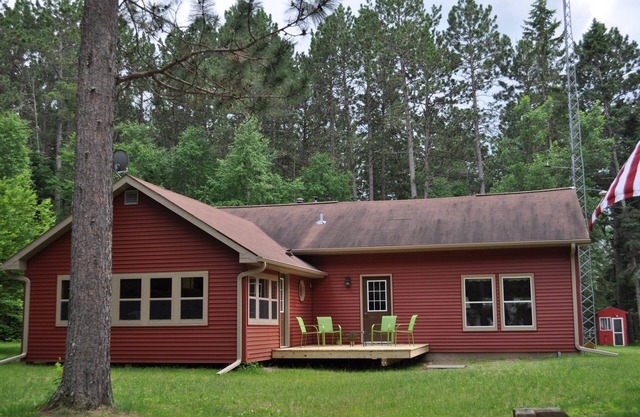 Grandes northwoods retiro para snowmobilers, pescadores y turistas