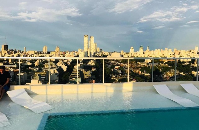 Excelente lugar, moderno y cómodo. En la azotea. Piscina