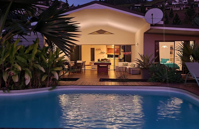 Great pool villa with very high speed Wifi, air conditioning, billiards!