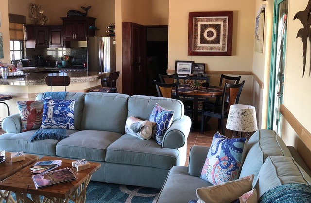 !!!Gran precio !!! - Vistas al agua, privacidad, piscina climatizada, hermosa casa nueva