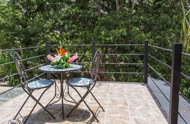 Casa tropical en Jungle Garden con piscina compartida, Manuel Antonio
