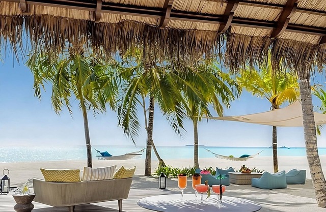 Great Relaxing Overnight Stay! Beach View w/ Private Pool and Indoor Spa Tub!