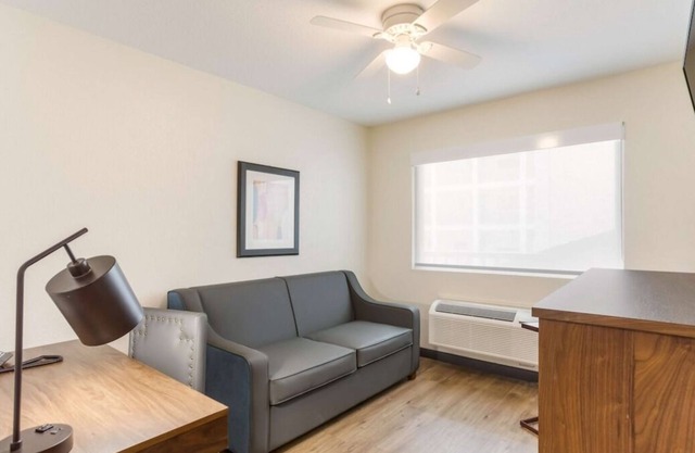 Great Relaxing Overnight Stay! 3 Convenient Units, Easy Access to Downtown