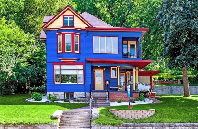 Great River Road - Victorian Historic Home (1898)
