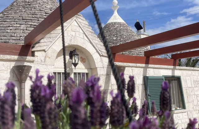 ¡Gran casa trullo en el paisaje de Apulia!