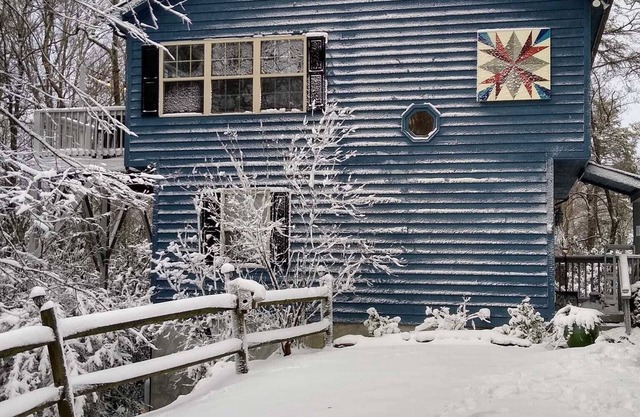 Great updated family friendly home in the High Country w/ game room & fire pit.