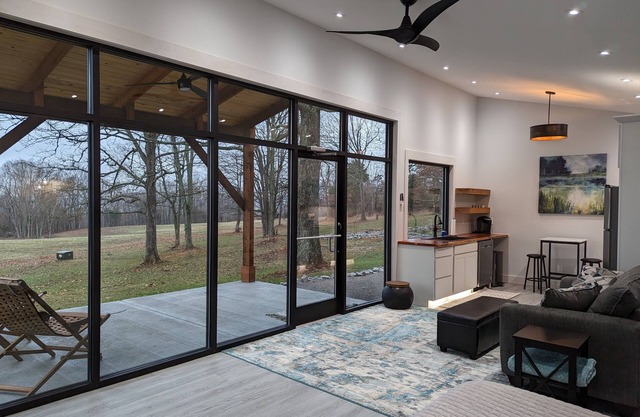 Great views & sunsets in new, luxury tiny home - ADA accessible, pet-friendly!