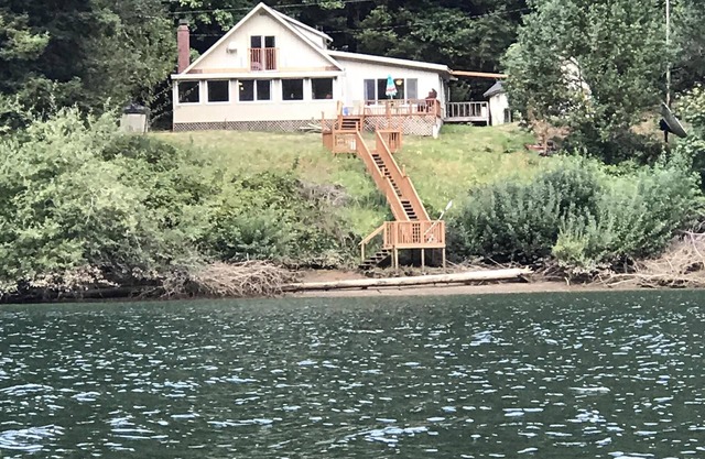 Grandes Vintage 2500sq ft. Entorno frente al río increíble cabina del país!